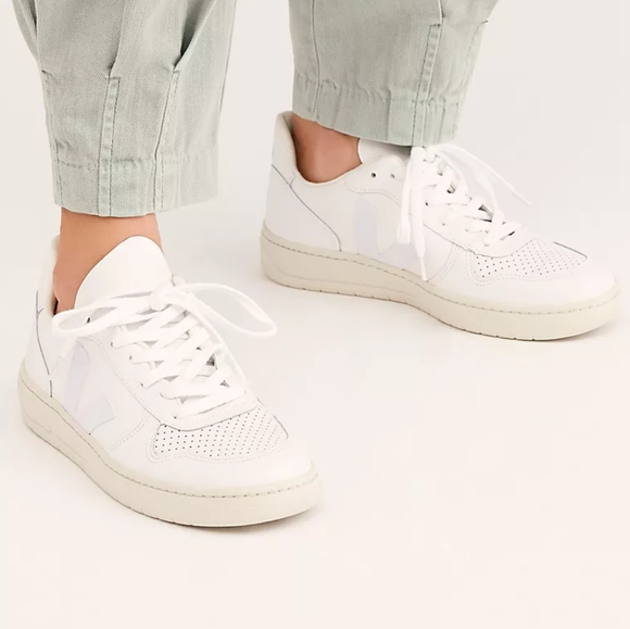 Veja V-10 Leather Sneakers - Picture 7 of 16